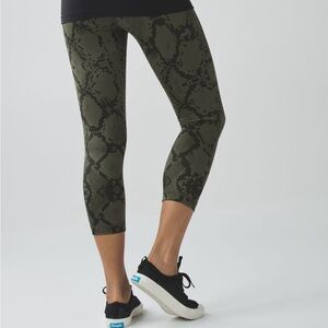 Lululemon Wunder Green Snake Under Capri